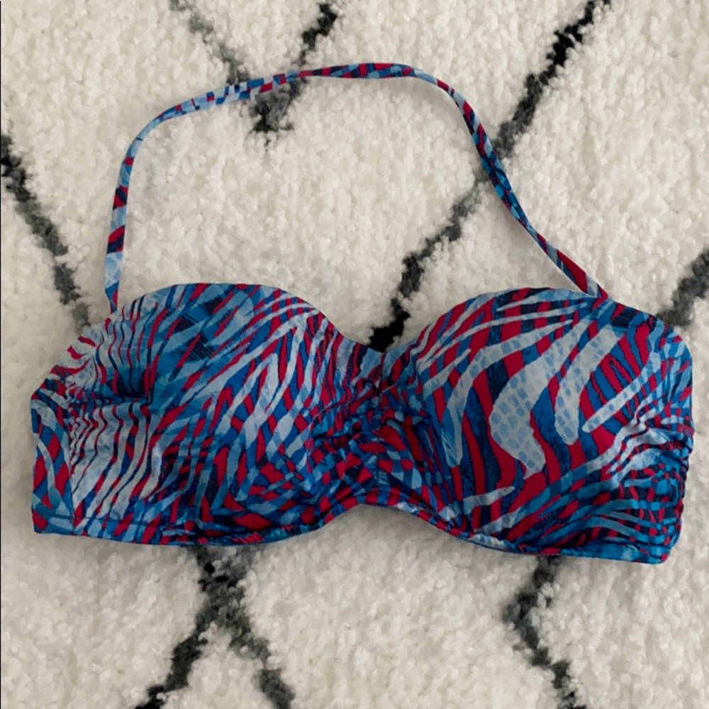Victoria’s Secret Swim Top 34B